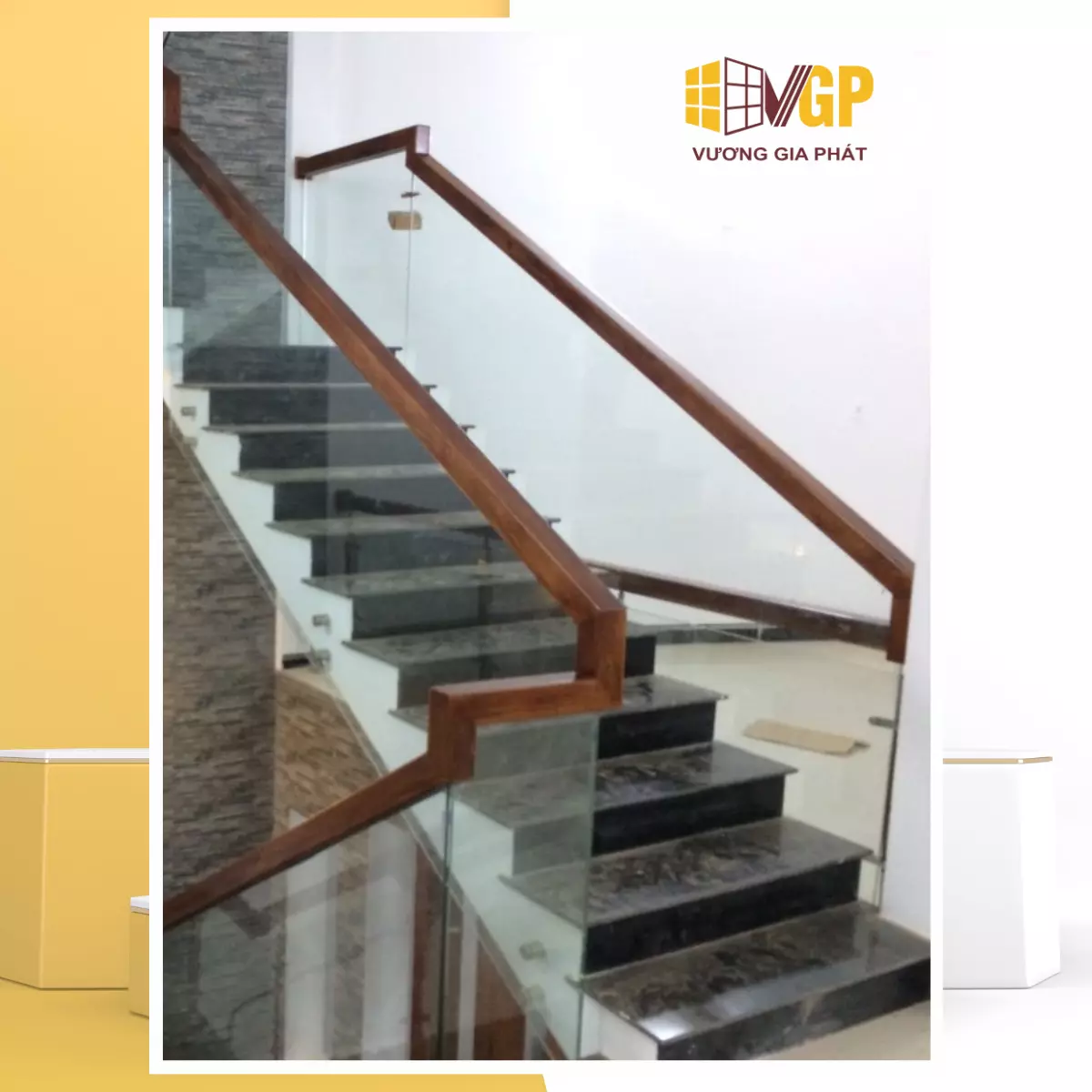 Chuyên làm cầu thang kính - Vương Gia Phát Door Chuyên làm cầu thang kính - Vương Gia Phát Door