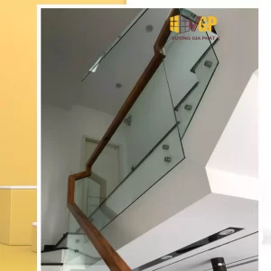 Cầu thang kính 12 Chuyên làm cầu thang kính - Vương Gia Phát Door