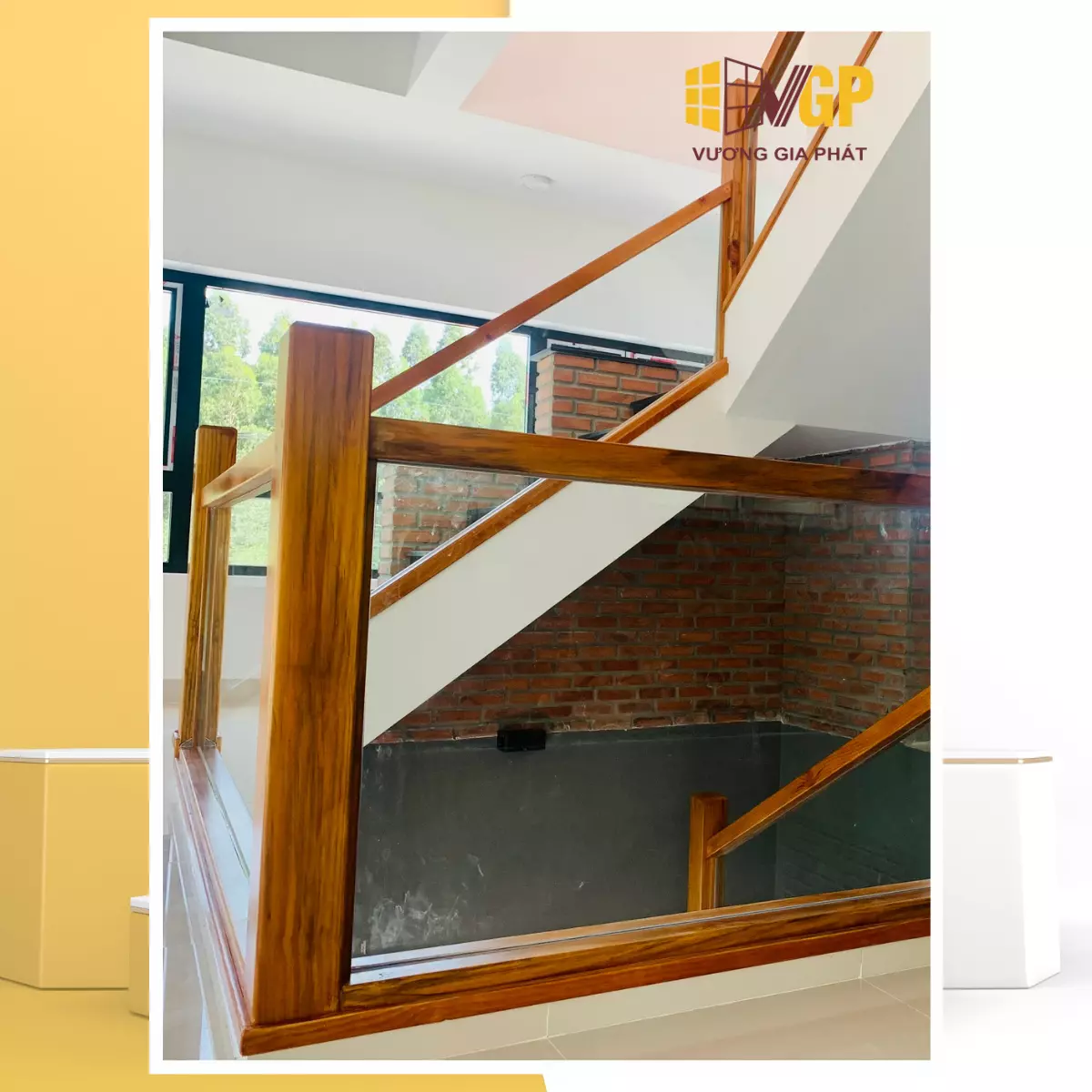 Chuyên làm cầu thang kính - Vương Gia Phát Door Chuyên làm cầu thang kính - Vương Gia Phát Door