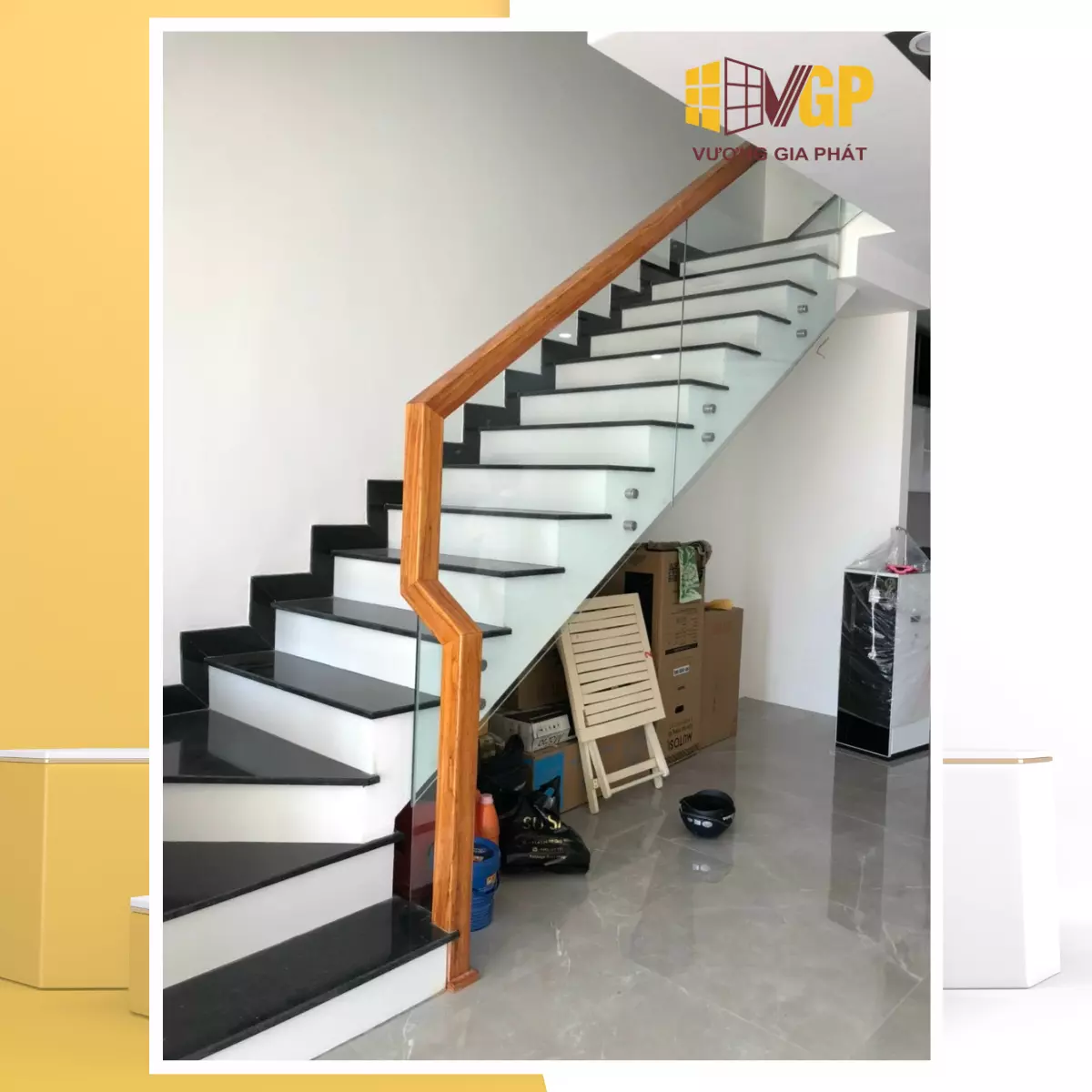 Cầu thang kính 24 Vương Gia Phát chuyên làm cầu thang kính Quy Nhơn, Bình Định