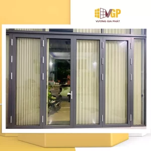 Cửa đi 4 cánh liên hệ Vương Gia Phát