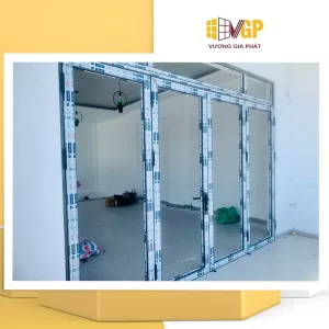 Cửa đi 4 cánh liên hệ Vương Gia Phát