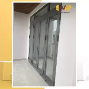 Cửa đi 4 cánh liên hệ Vương Gia Phát
