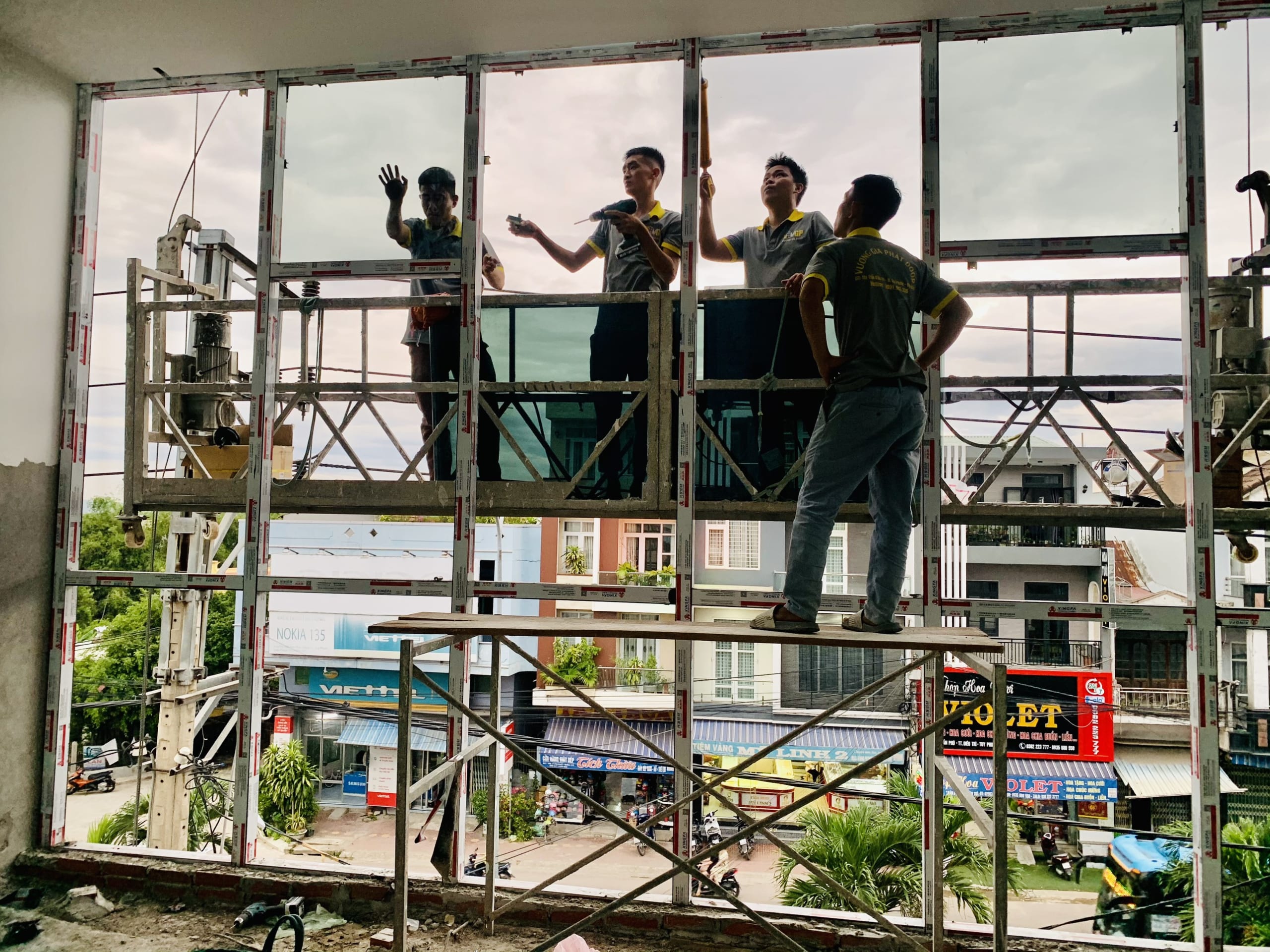 Thi công lắp ráp cửa nhôm uy tín tại Quy Nhơn 2 Thi công, lắp ráp cửa nhôm uy tín tại Quy Nhơn
