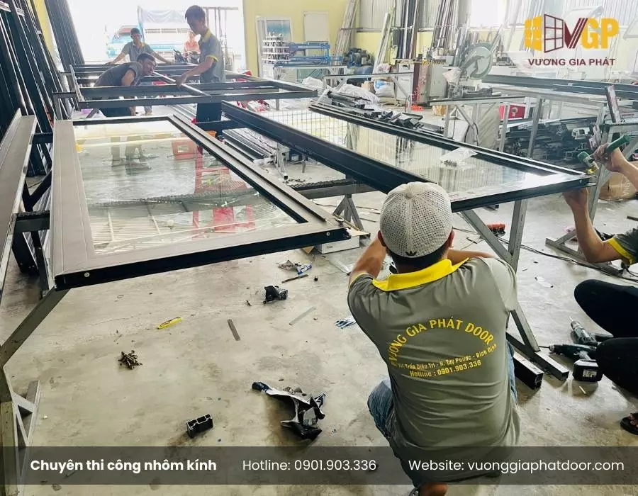 Top 9 loại cửa nhôm thông dụng hiện nay 2 Thi công cửa nhôm xingfa tại Quy Nhơn