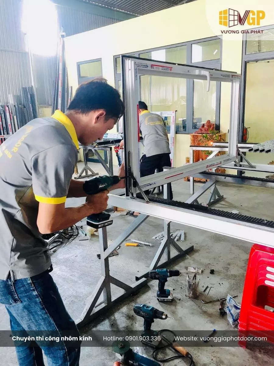 Thi công Nhôm kính An Nhơn tư vấn và báo giá miễn phí 4 Thi công cửa nhôm xingfa tại Quy Nhơn