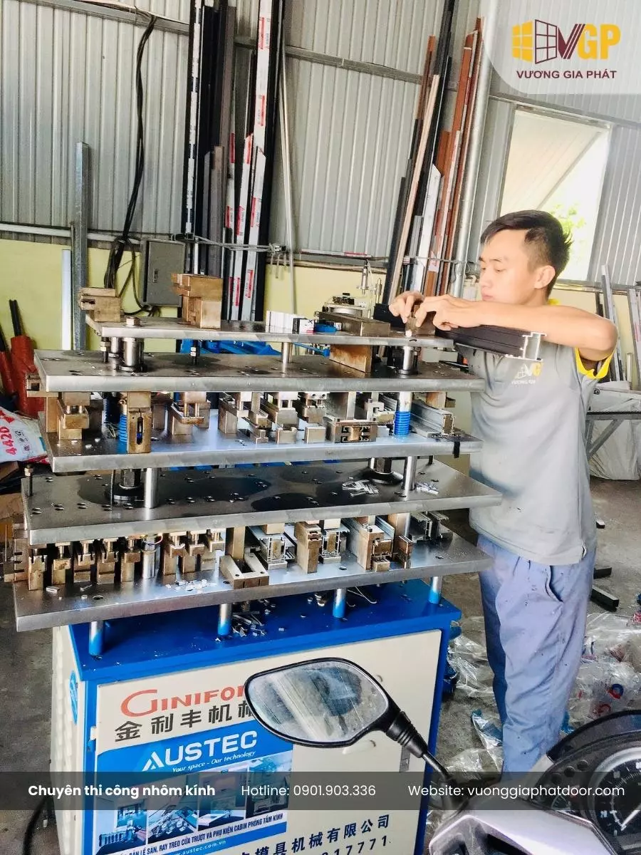 Thi công Nhôm kính An Nhơn tư vấn và báo giá miễn phí 6 Thi công cửa nhôm xingfa tại Quy Nhơn