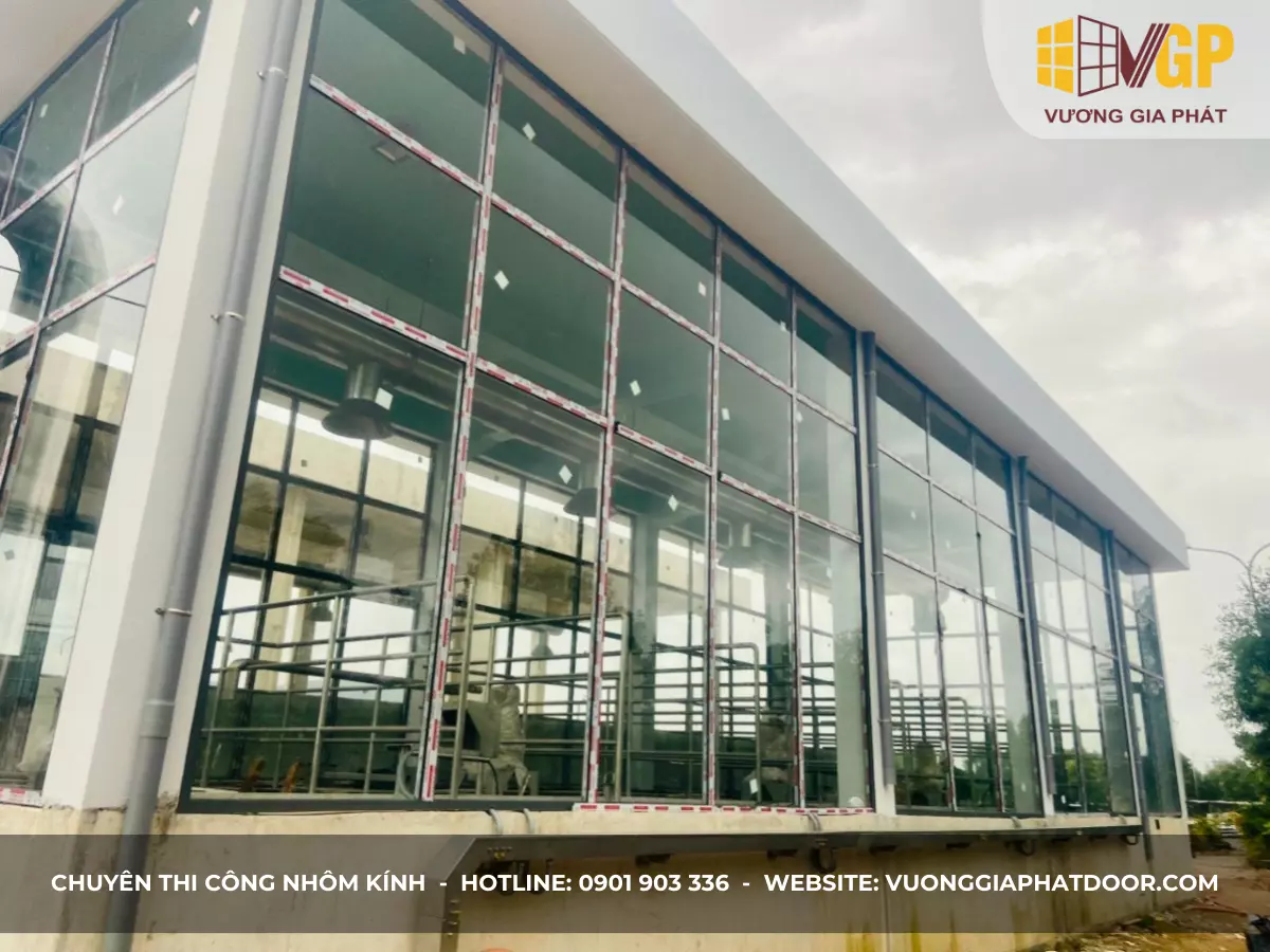 Thi công Nhôm kính An Nhơn tư vấn và báo giá miễn phí 20 Công trình cửa nhôm Xingfa tại máy xử lý nước thải phường Nhơn Bình