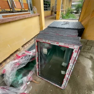 Dự án tháo cửa cũ thay mới khắc phục sau bão số 13 các điểm trường học