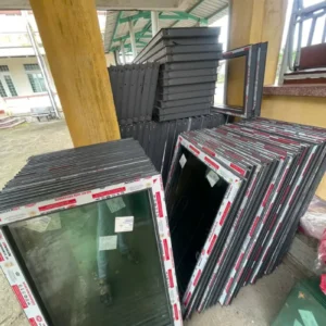 Dự án tháo cửa cũ thay mới khắc phục sau bão số 13 các điểm trường học